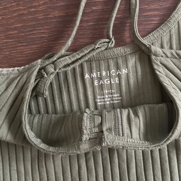 AE Crop Tank NWOT - Picture 2 of 2